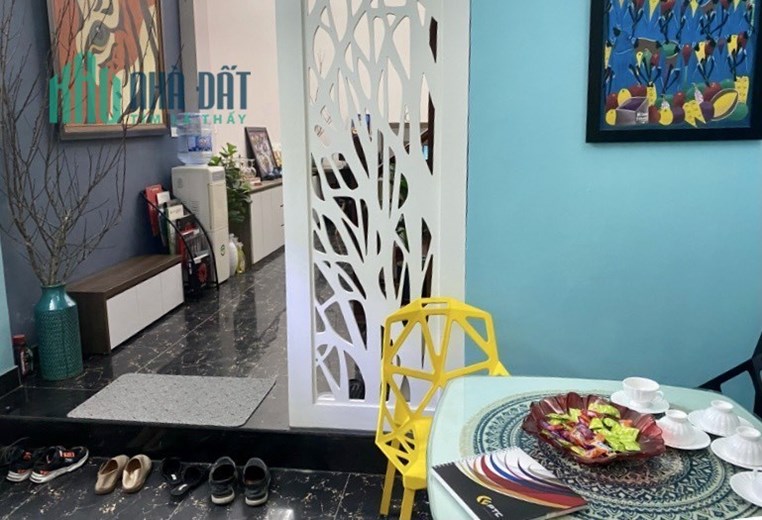 Bán gấp nhà gần Hồ Tây, Nguyễn Đình Thi - 40m2, MT 5m - 5.4 tỷ, nhà vuông vắn, 5 phút ra Hồ Tây.