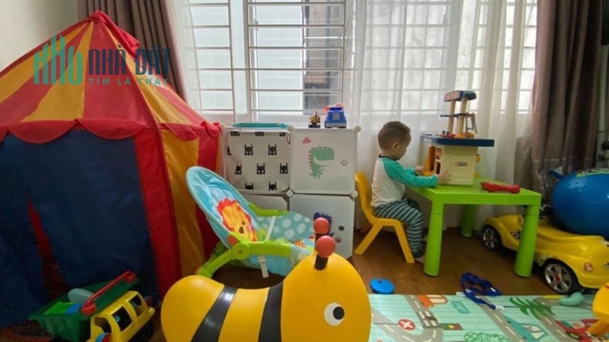Bán gấp nhà gần Hồ Tây, Nguyễn Đình Thi - 40m2, MT 5m - 5.4 tỷ, nhà vuông vắn, 5 phút ra Hồ Tây.