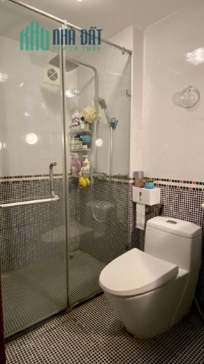 Bán gấp nhà gần Hồ Tây, Nguyễn Đình Thi - 40m2, MT 5m - 5.4 tỷ, nhà vuông vắn, 5 phút ra Hồ Tây.