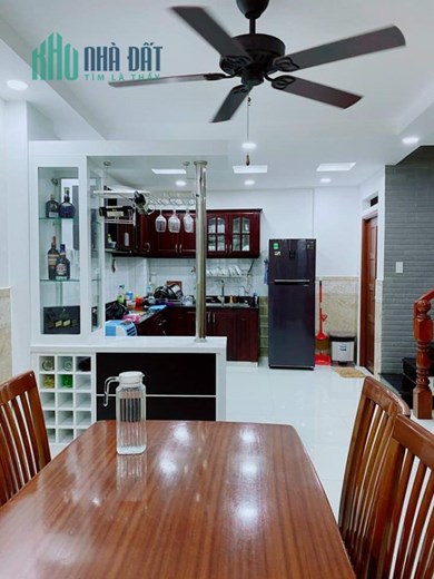 BÁC SĨ bán nhà hẻm mua nhà mặt tiền, ngang 5.6m P22 Bình Thạnh, giá 5.5 tỷ