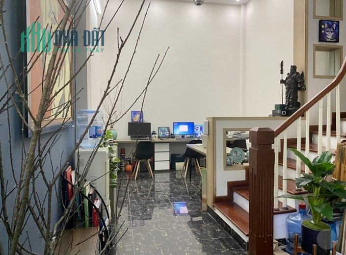 Bán gấp nhà mặt ngõ Ôtô, phố THỤY KHUÊ - 38m2, 5 tầng, MT 5m. Mua ở hợp lý nhất