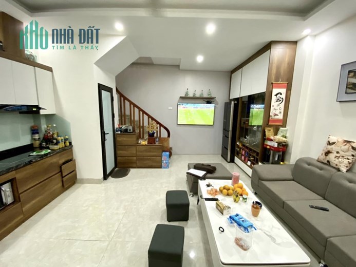 SIÊU HIẾM TRẦN QUÝ KIÊN 42M2 X 5T NGÕ THÔNG, 30M MẶT PHỐ Ở NGAY 5.5 TỶ