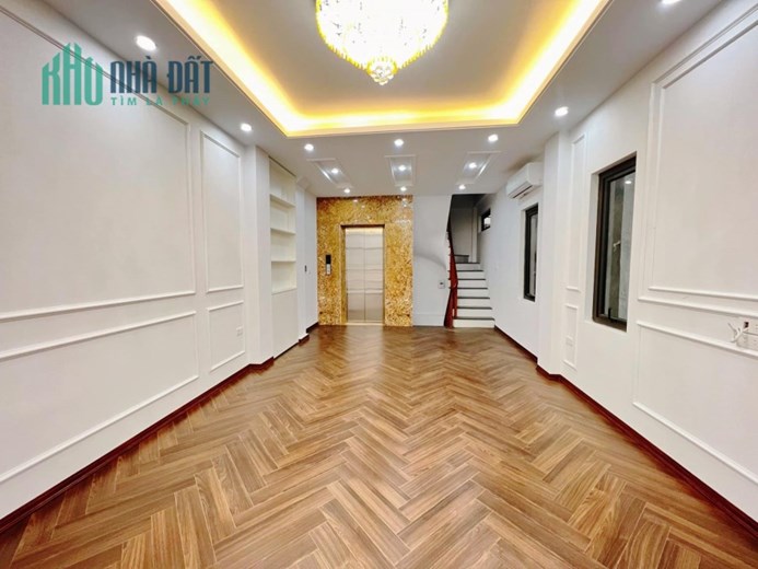 Nhà mới xây Lê Trọng Tấn 8 tầng Thang Máy, DT 38m2, Ô tô đỗ, Giá chỉ 10,5 tỷ