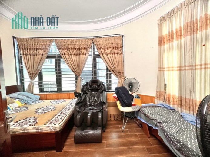 BÁN NHÀ Ô TÔ VÀO NHÀ QUẬN BA ĐÌNH, 50m, 5 tầng, mặt tiền 4.6m, 9 tỷ 9