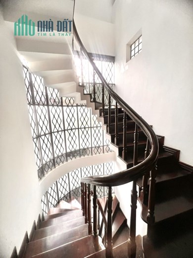 BÁN NHÀ Ô TÔ VÀO NHÀ QUẬN BA ĐÌNH, 50m, 5 tầng, mặt tiền 4.6m, 9 tỷ 9