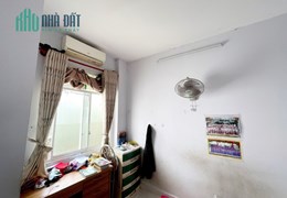 NHÀ ĐẸP 3 TẦNG, 40M2,4PN, 3WC,Quận Tân phú, giá rẻ.