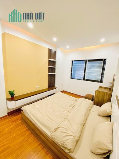 Nhà đẹp hạ chào bất ngờ 230 triệu.Ngõ 3 gác Khương Trung 50m2 , 4 tầng còn có 5,8 tỷ