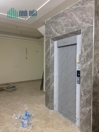 Nguyễn văn cừ - long biên , nhà thang máy , ô tô vào nhà ,ngõ ô tô tránh 71m ,5 tầng , nhà dân xây