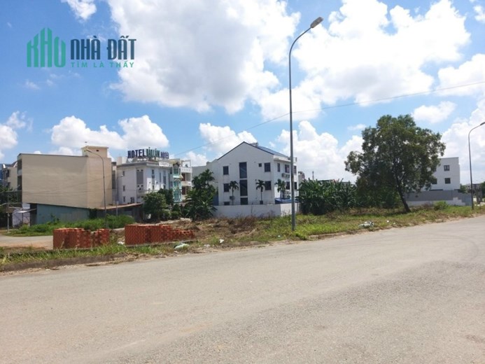Bán đất biệt thự KDC Phú Nhuận P. Phước Long B TP Thủ Đức. Diện tích 415m2(22x18). H.Đông Nam, cách