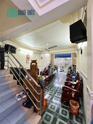 NHÀ ĐẸP - GIẤY HỒNG - NẰM GẦN 
    Công viên - Lưu Hữu Phước