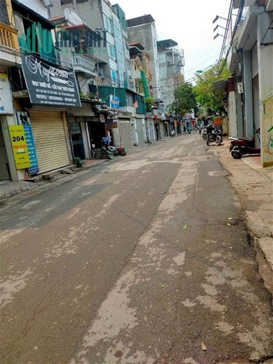 Bán Nhanh nhà mặt phố Hoàng Công Chất 51m2 3 tầng mặt tiền 3.8m giá 8.4 tỷ.