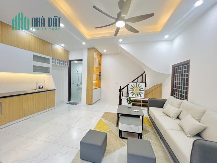 Bán nhà riêng 4 tầng 3 ngủ, nhà đẹp ở ngay tại Mễ Trì Hạ, Nam Từ Liêm, chỉ nhỉnh 4 tỷ.