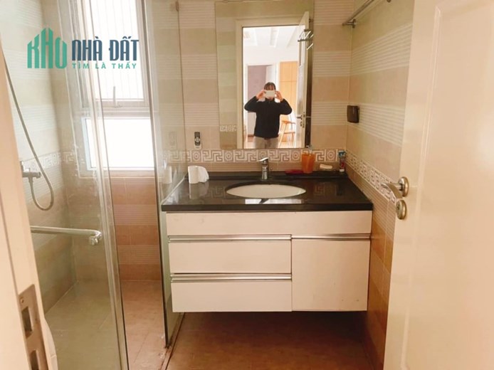 Bán gấp căn hộ cao cấp Golden Palace Mễ Trì, 128m2, 4.5 tỷ, chìa khóa trao tay, 0907 023 278