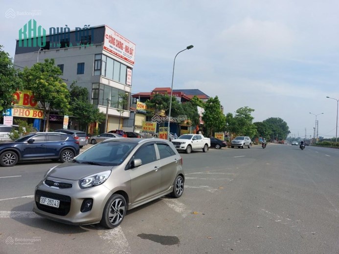 Cho thuê nhà nguyên căn 520m2 mặt tiền đường QL 21A, Thạch Thất, Hà Nội