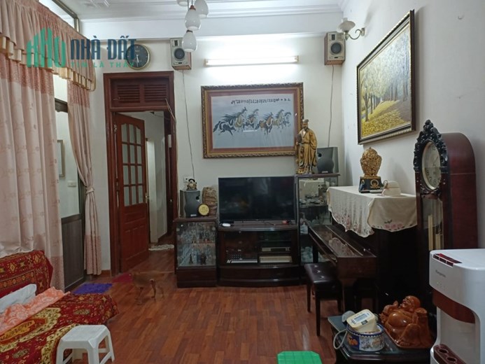 Bán nhà 2 mặt ngõ, Lô góc, 2 Nhà ra Ô tô tải tránh, Sổ đỏ nở hậu, Trung tâm Hai Bà Trưng