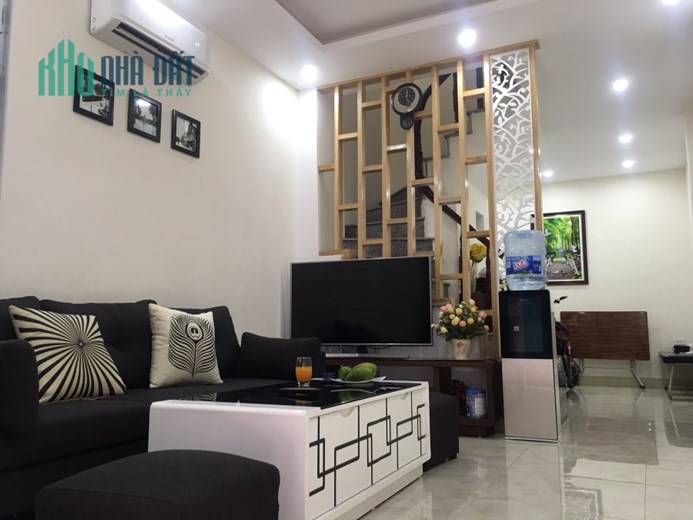 Bán căn nhà 3 tầng thị trấn Sơn Dương Tuyên Quang. giải pháp trung tâm chỉ 1km. Giá 25 tr/m2