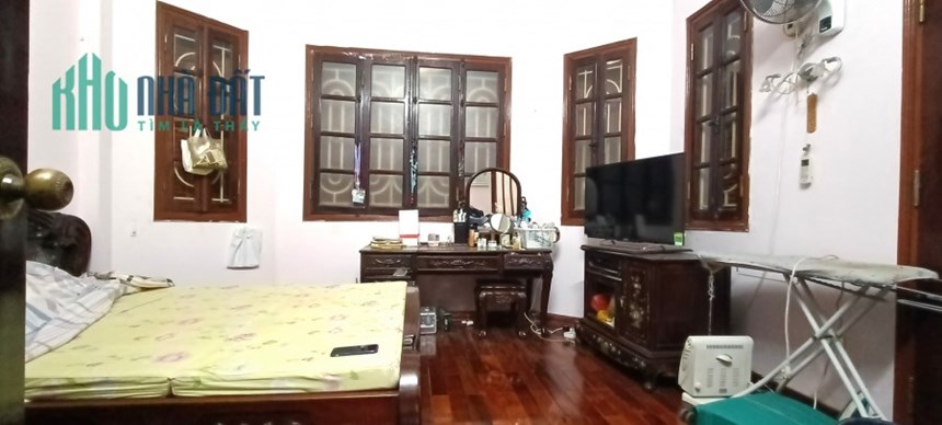 Nhà đẹp ở kinh doanh ga ra ô tô phố Trung Yên 9 Yên Hòa Cầu Giấy 15 tỷ.
