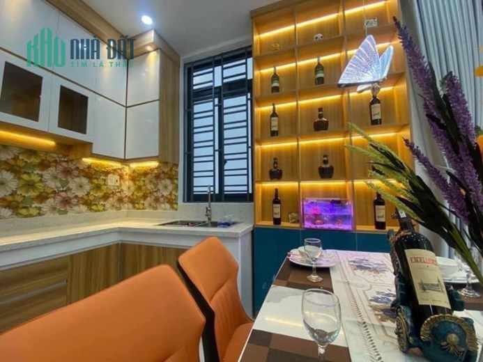 ✅Bán nhà mới xây vừa xong full opttion, nội thất toàn bộ mới 100% nhập khẩu cao cấp.
-
-Villa mini