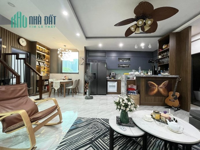 TOÀ VĂN PHÒNG 9 TẦNG – TT QUẬN BA ĐÌNH – KINH DOANH – DÒNG TIỀN SIÊU KHỦNG