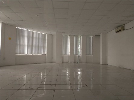 Tòa nhà văn phòng tại: 546 Lý Thường Kiệt, P7, Tân Bình, TP Hồ Chí Minh
