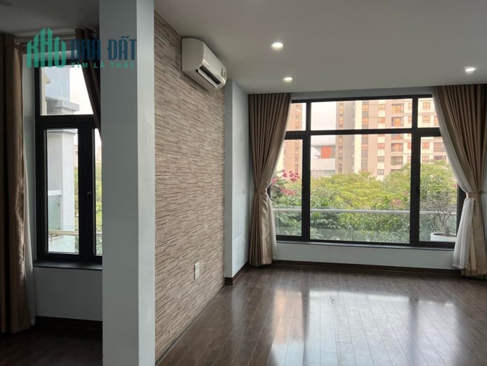 Bán nhà 66m2 phố Nghi Tàm, Tây Hồ Dân xây Gara 2 Ô tô Giá đầu tư 8.3 Tỷ