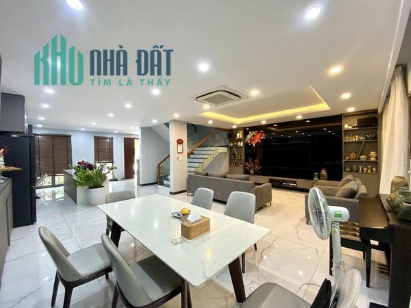 Bán nhà 118m2 Ngõ 210 Nghi Tàm, Tây Hồ Gara 3 Ô tô Đẳng cấp Đại gia 16.9 Tỷ