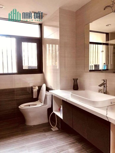 Bán nhà 118m2 Ngõ 210 Nghi Tàm, Tây Hồ Gara 3 Ô tô Đẳng cấp Đại gia 16.9 Tỷ