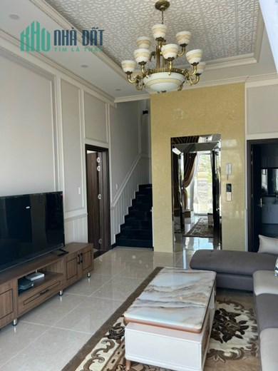 Bán Biệt thự đẹp mới xây mặt tiền đường Trần Quang Khải, Đà Lạt 305m2