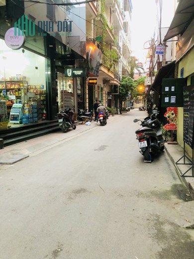 Bán nhà ngõ 82 Giang Văn Minh, Ba Đình 4 tầng 2 thoáng nhà đẹp ở ngay giá 2.85 tỷ.