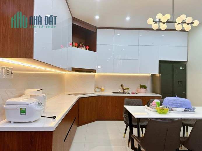 Kiệt 3m cách đường chính chỉ 20m có bãi đậu ôtô