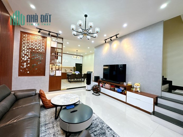 Kiệt 3m cách đường chính chỉ 20m có bãi đậu ôtô