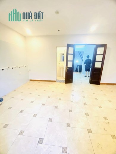Cần bán gấp nhà Võ Văn Dũng, Đống Đa, 60m2 x 5tầng, phân lô, vỉa hè, kinh doanh, giá 15.6 tỷ
