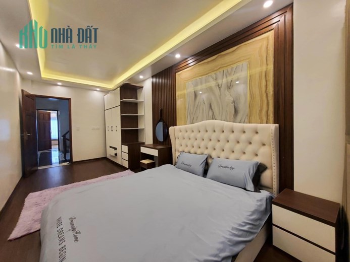 Bán nhà phố Ngọc Hà, Ba Đình 1m chưa đến 100tr. 85m, mặt tiền rộng 5m. Chỉ 8 tỷ. Ngõ thông. KD.