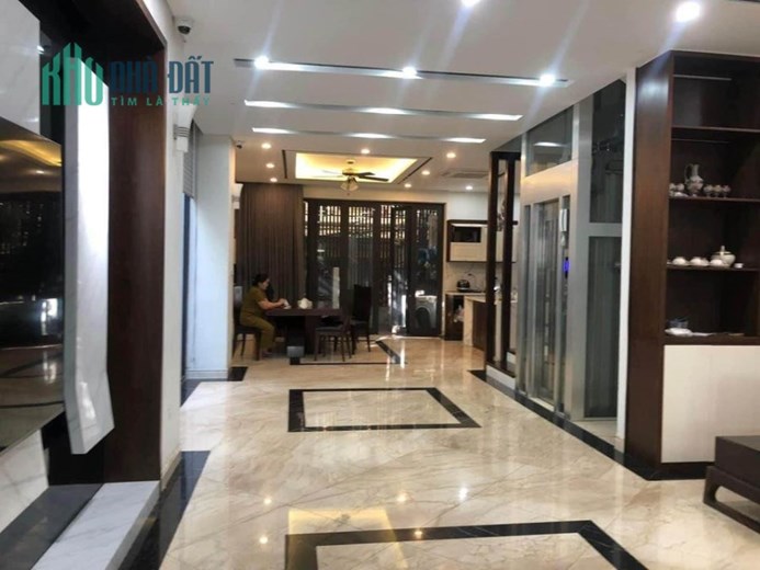 Vila đẳng cấp 2 mặt tiền đường lớn, KDC vip trung tâm Quận 7, 5 tầng có thang máy, 9,5x15m, 22 tỷ