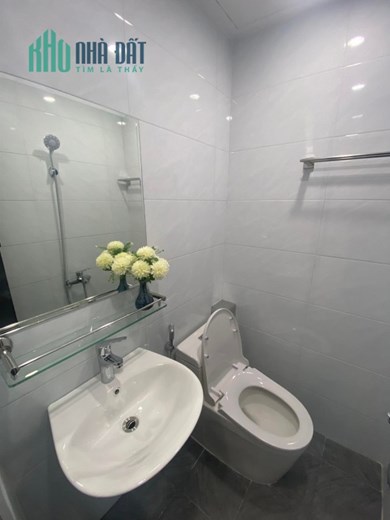 Bán nhà ngõ 290 Kim Mã, Ba Đình 4 tầng 2 thoáng trước sau giá 2.8 tỷ.