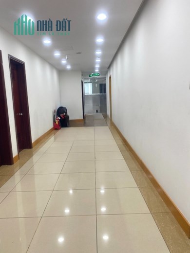 Cho thuê tòa nhà lớn tiện làm Trung tâm thương mại, showroom - 12$/ m2