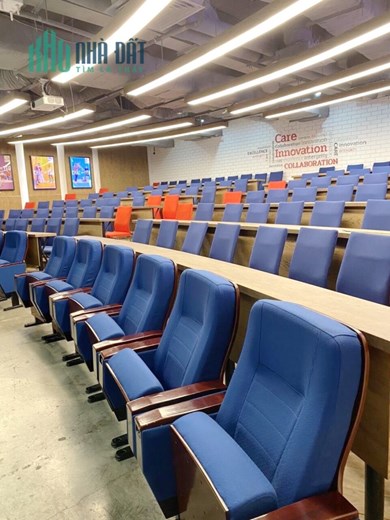Cho thuê tòa nhà lớn tiện làm Trung tâm thương mại, showroom - 12$/ m2