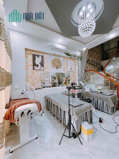 Sang Spa 3 tầng có chỗ ở lại đang hđ rất tốt