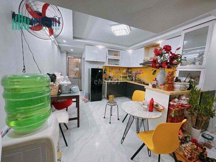 Sang Spa 3 tầng có chỗ ở lại đang hđ rất tốt