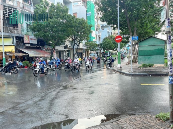 Bán gấp nhà mặt tiền kinh doanh đường Nguyễn Trãi Phường 14 Quận 5 2 tầng BTCT chỉ 9.9 tỷ
