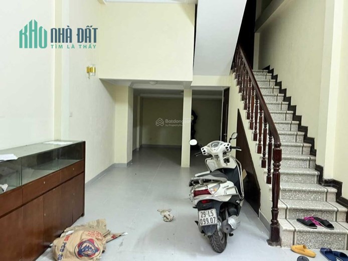 Cho thuê tầng 1, nhà riêng ngõ 95 Chùa Bộc, 48m2, giá cho thuê 11 triệu đồng/tháng