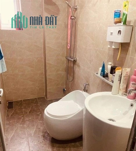 Bán nhà Xóm Trung - Văn Cao, 45m 3 tầng, GÍA 2.25 tỉ, nhà đẹp rẻ hiếm có