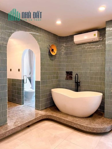 Bán nhà Lạc Long Quân 72m - Ga Ra - Thang Máy - Nội thất xịn xò - Giá thỏa thuận