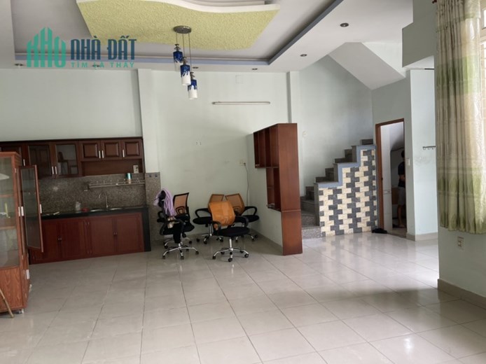Nhà mặt tiền ngay góc ngã 3 vị trí độc tôn thích hợp kinh doanh đầu tư cho thuê giữ tiền chỉ nhỉnh