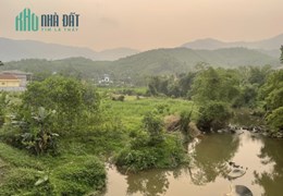Siêu phẩm hiếm có 6500m 3266m ont suối lớn bám vùng quanh, view đẹp, bám đường nhựa liên xã tại Kim