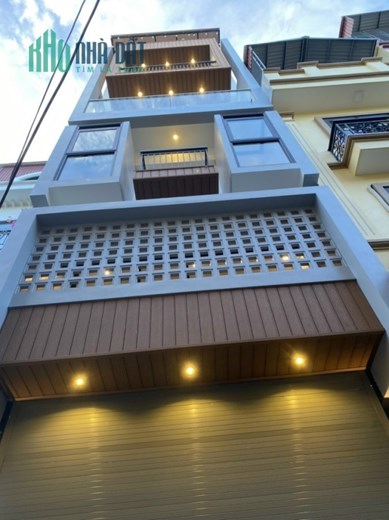 Bán nhà phố Nguyễn Văn Cừ ngõ 16X  Long Biên chỉ 13,8 tỷ diện tích 95 m2 oto tránh nhau tiện ích