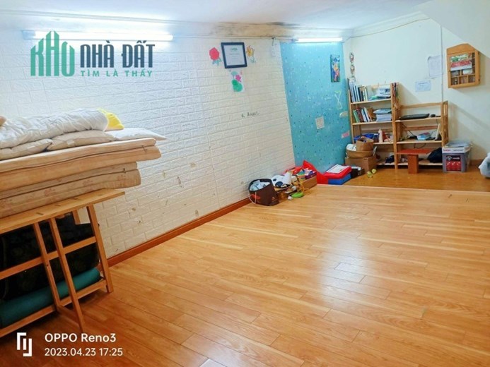 Nhỉnh 2 tỷ có hộ khẩu Thanh Xuân phố Giáp Nhất, 28m,3 tầng, gần ô tô, sđcc, ở ngay lh 0817606560