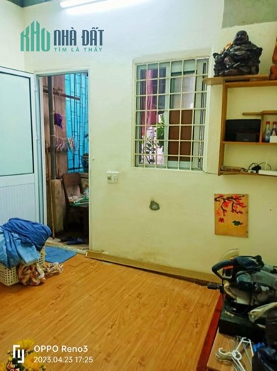 Nhỉnh 2 tỷ có hộ khẩu Thanh Xuân phố Giáp Nhất, 28m,3 tầng, gần ô tô, sđcc, ở ngay lh 0817606560