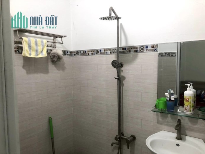 CHO THUÊ PHÒNG Q12 CÓ MÁY LẠNH-GIỜ GIẤC TỰ DO GẦN NHIỀU TIỆN ÍCH.