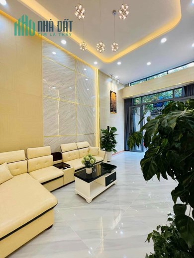 BÁN NHÀ MẶT TIỀN HOÀNG VĂN THỤ ( 6X16M) KINH DOANH SẦM UẤT